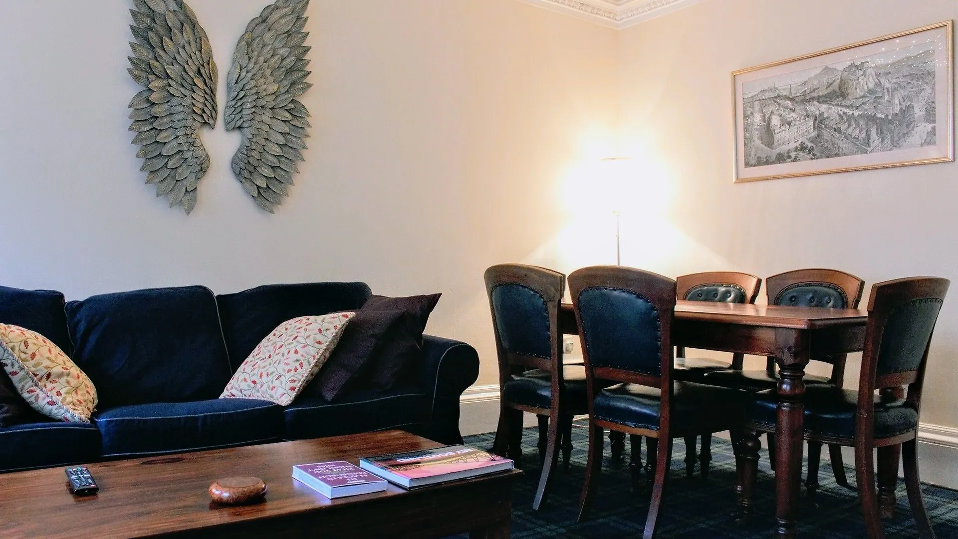 3 Bedroom Apartment On The Royal Mile 爱丁堡