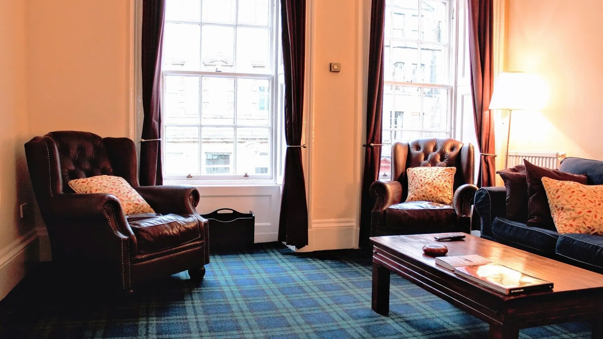 3 Bedroom Apartment On The Royal Mile 爱丁堡 英国